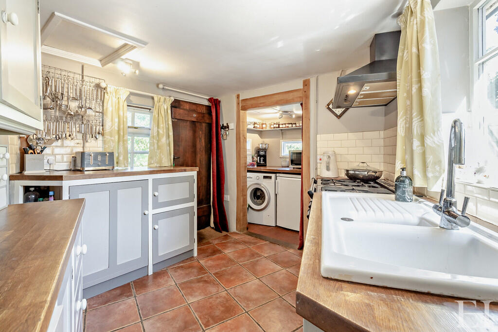 8659652-interiorW...