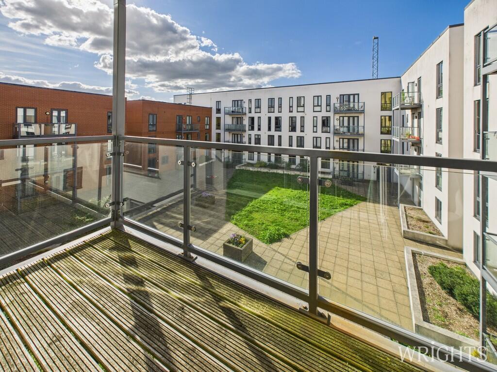 CAM02796G0-PR0504...