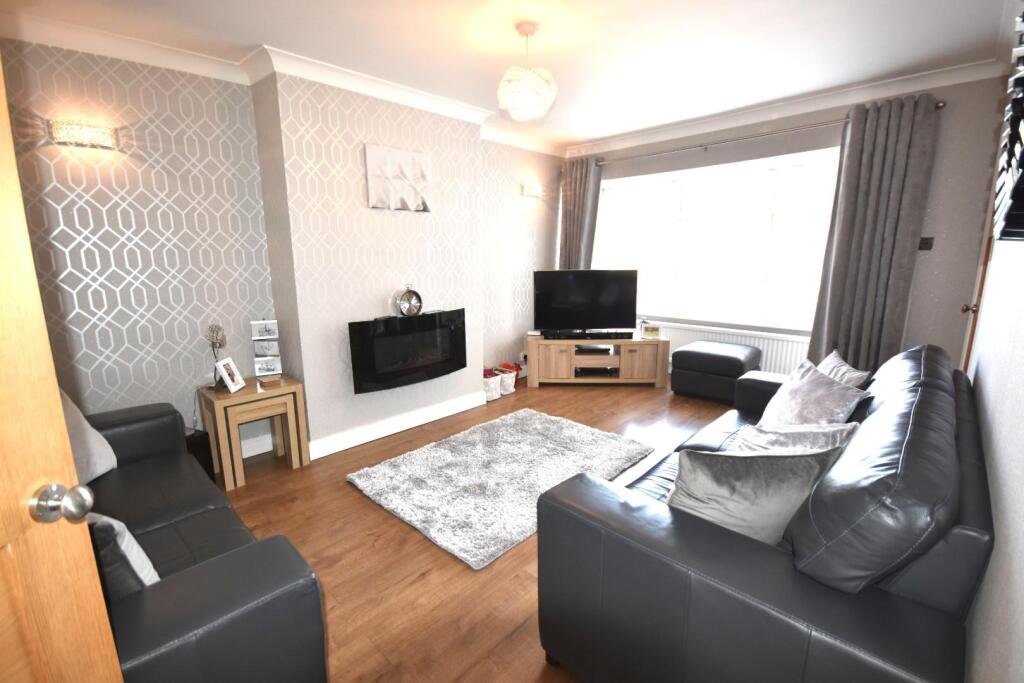 FAMILY LOUNGE