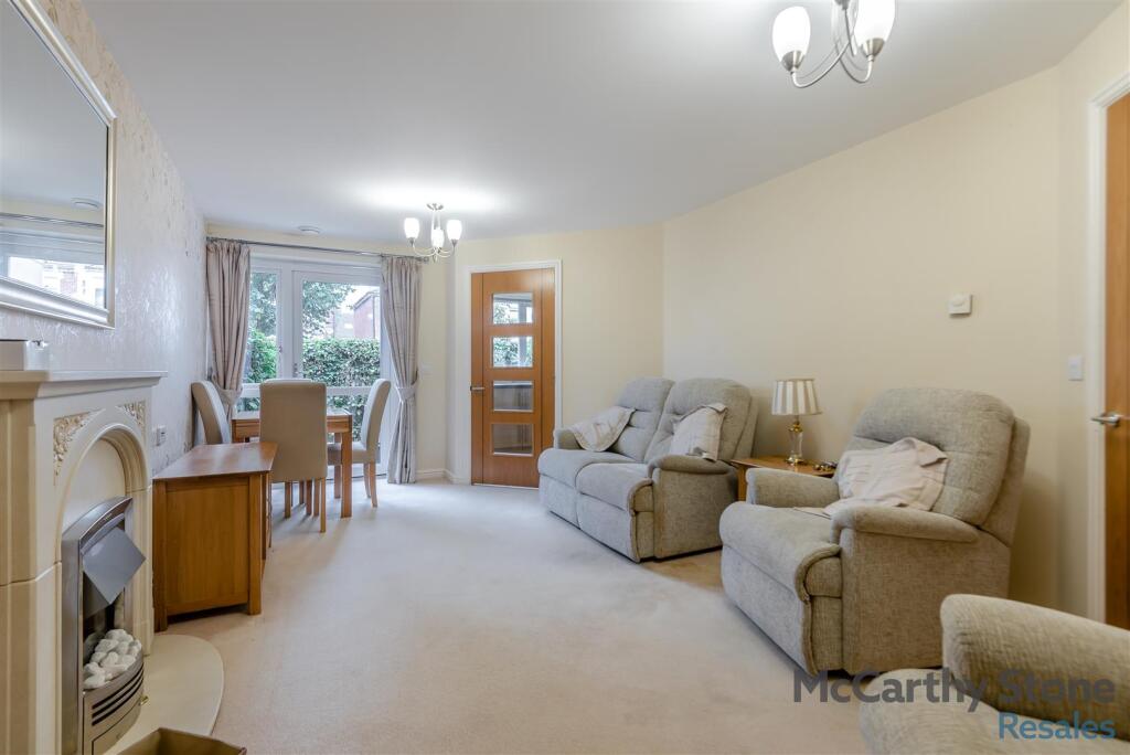 8662434-interior09.jpg