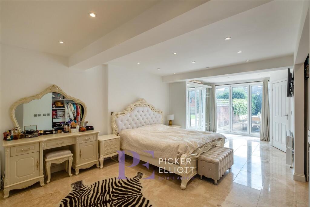 Main Suite