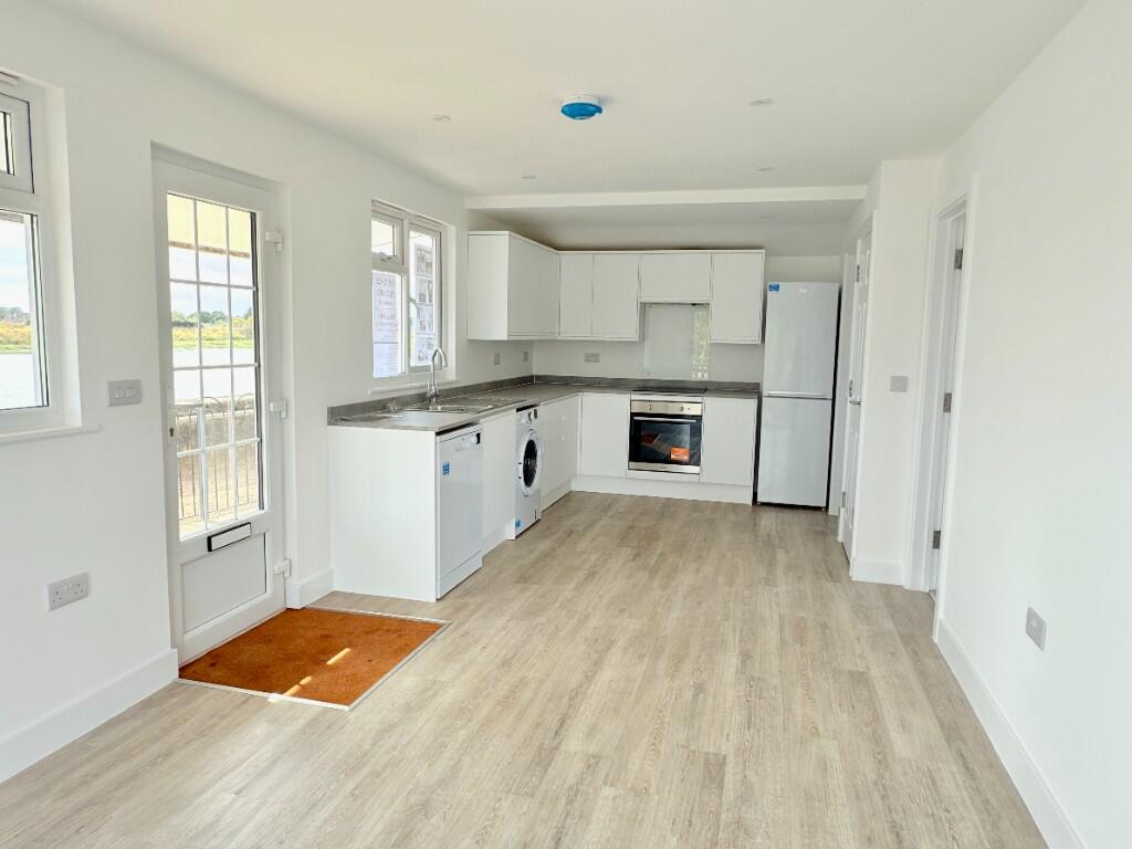 Kitchen/Loung/Dining