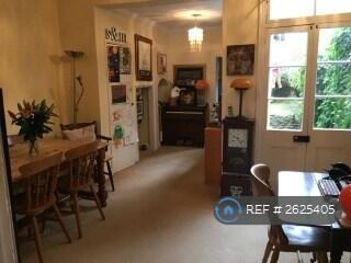 Large l-Shaped Dining Room