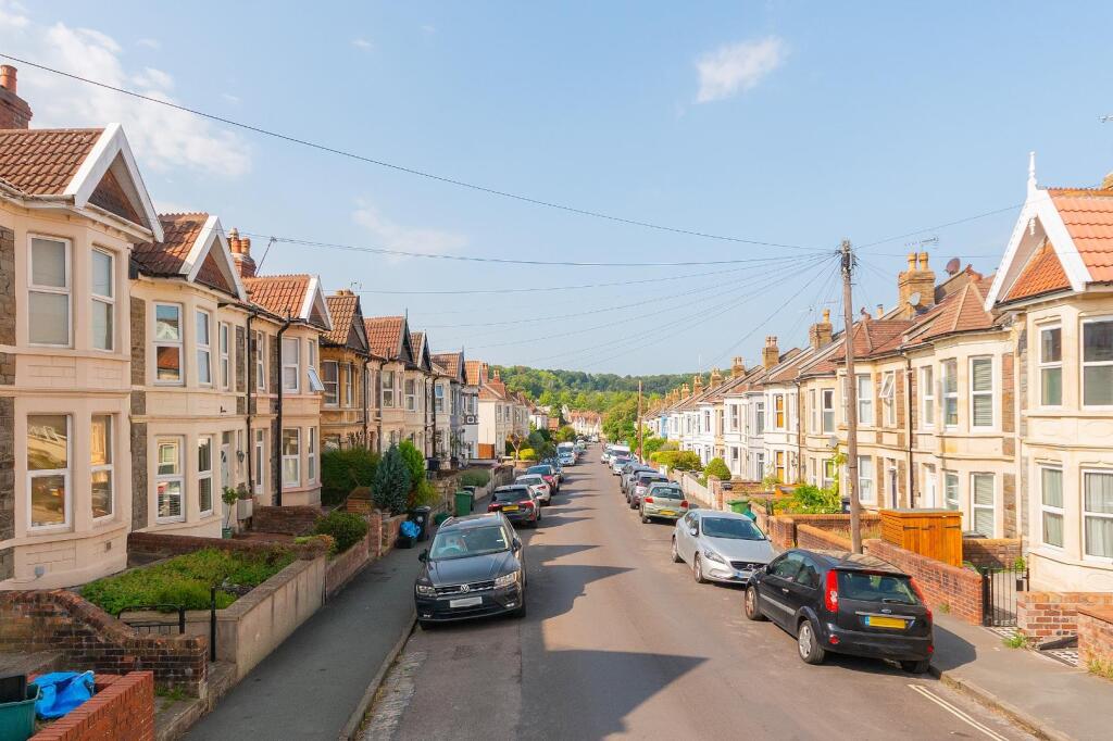 1B1R6BN - External A.jpg