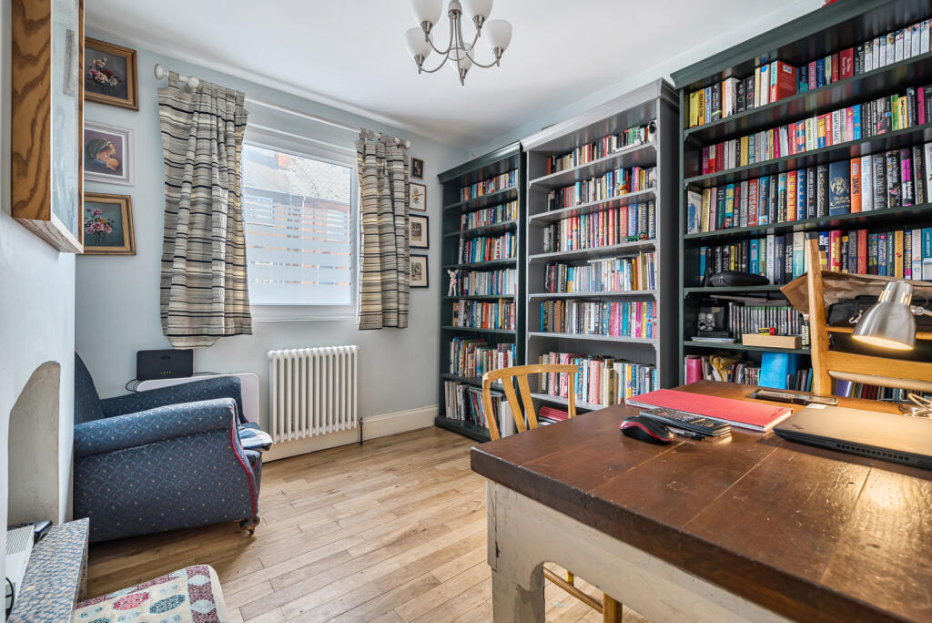 1372797-24-690e01...