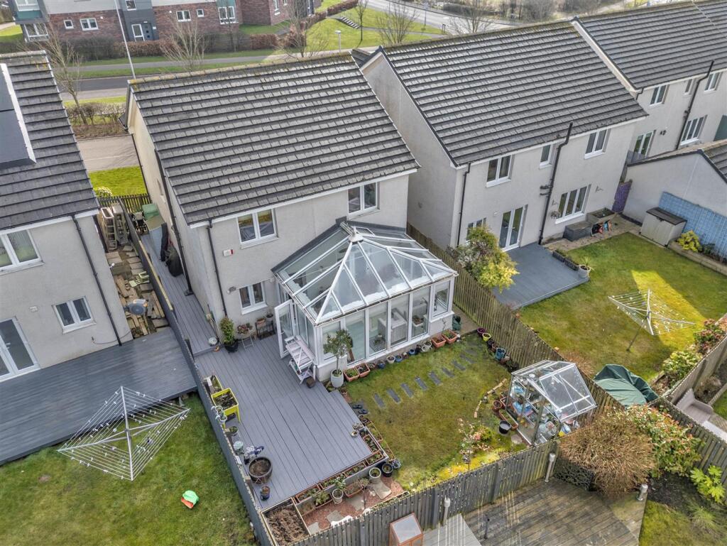 4 McBaith Way Dunfermline-1.JPG