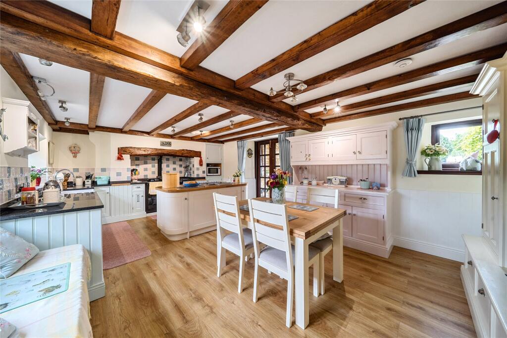 Kitchen/Breakfast