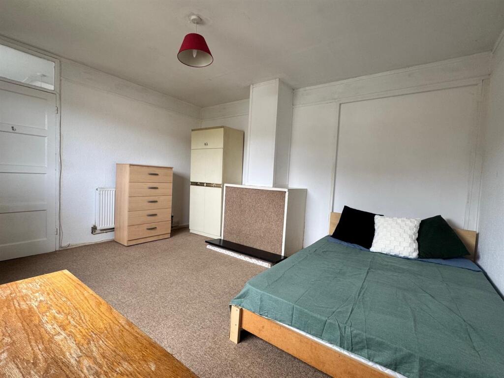 room 1f.jpg