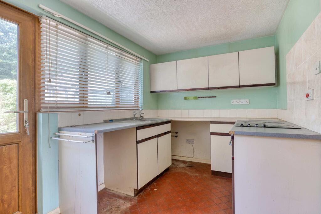 Ewemove Taunton - Allington Close (12)