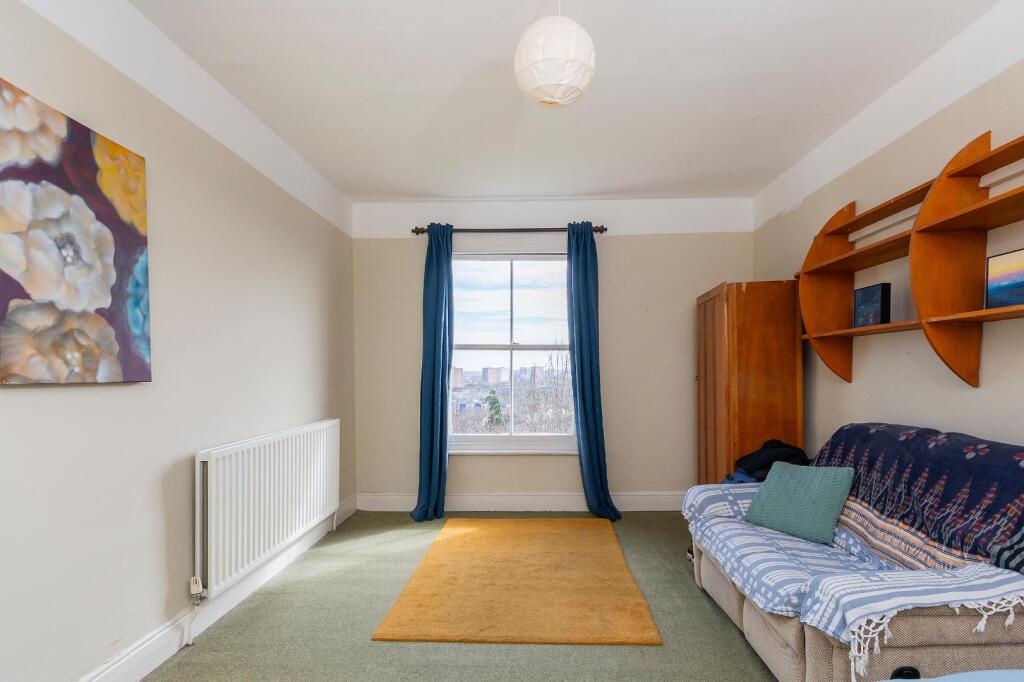 2F6RMR - Bedroom E.jpg