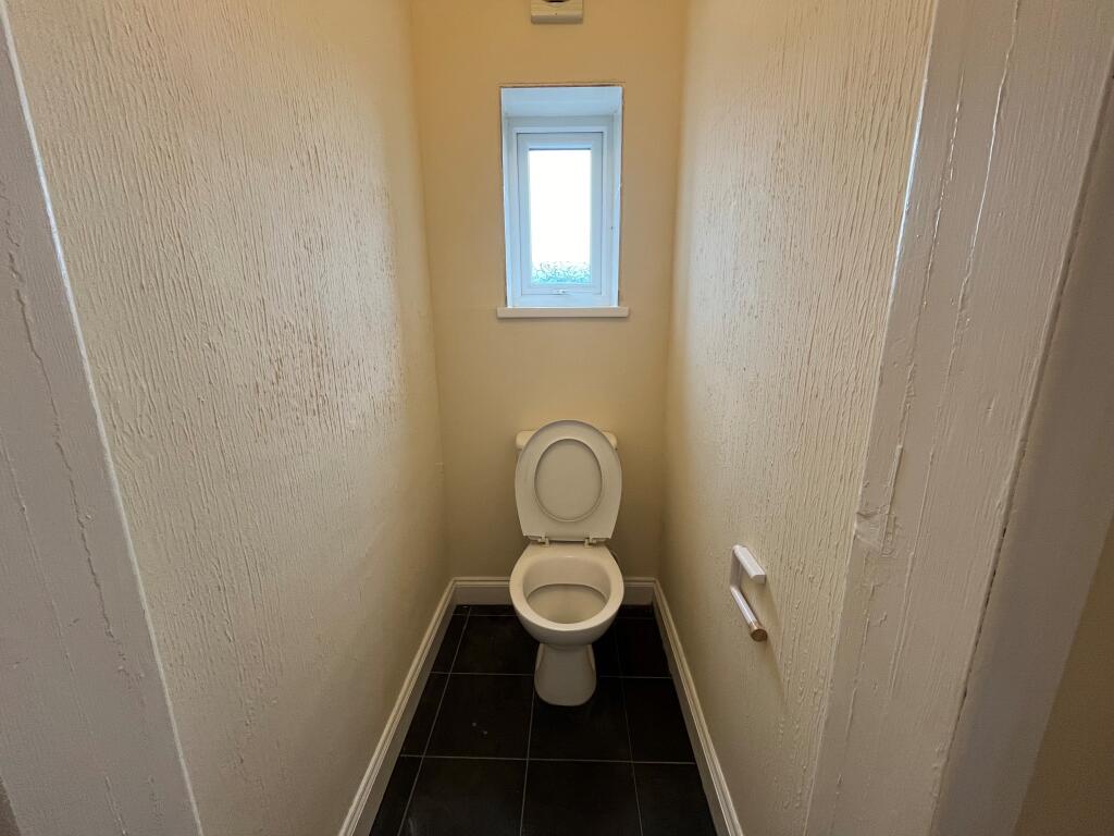 Cloakroom/wc