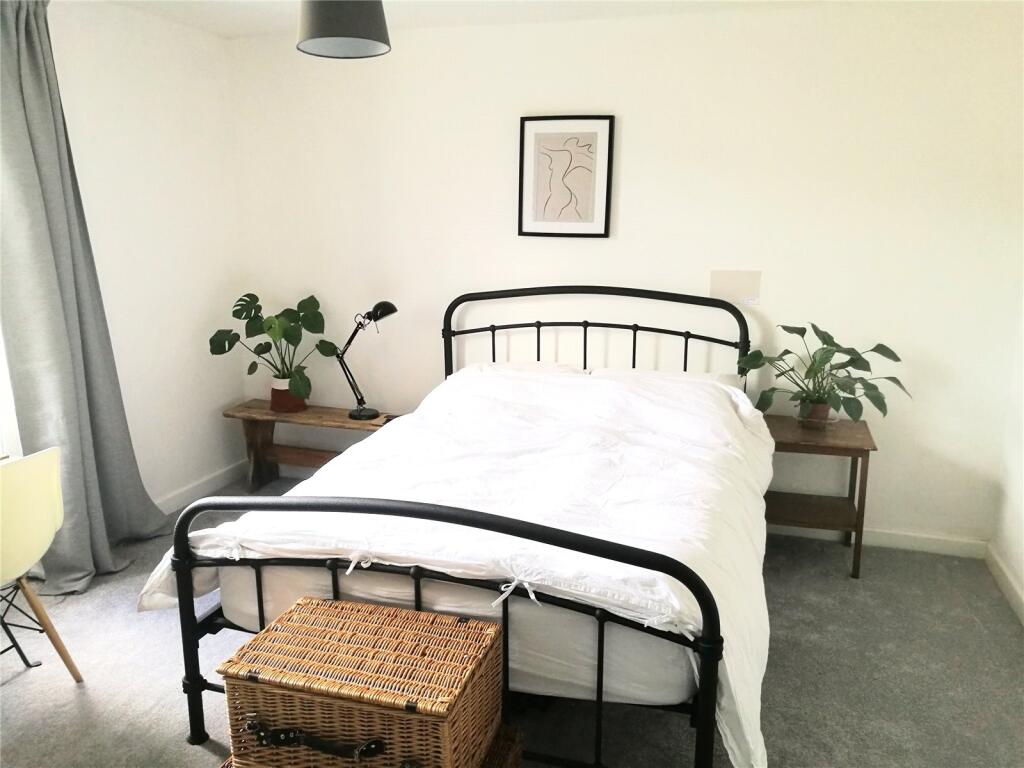 London Road, Stroud, Gloucestershire, GL5