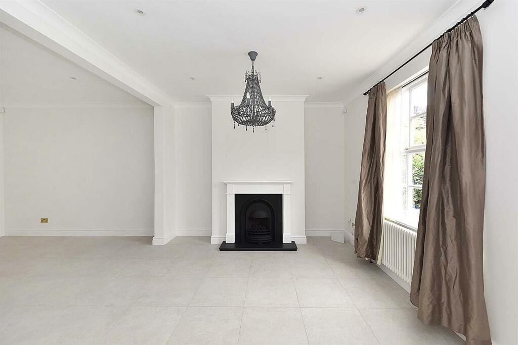 1 Wellington lounge5.jpg