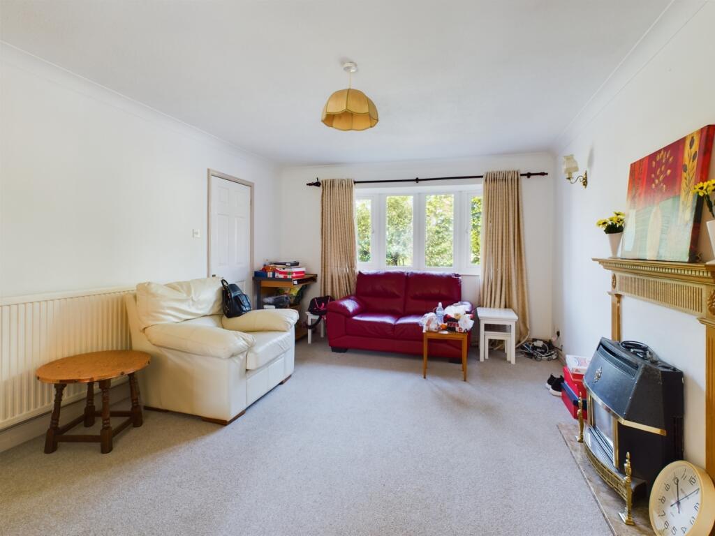 CAM03052G0-PR0033-STILL007