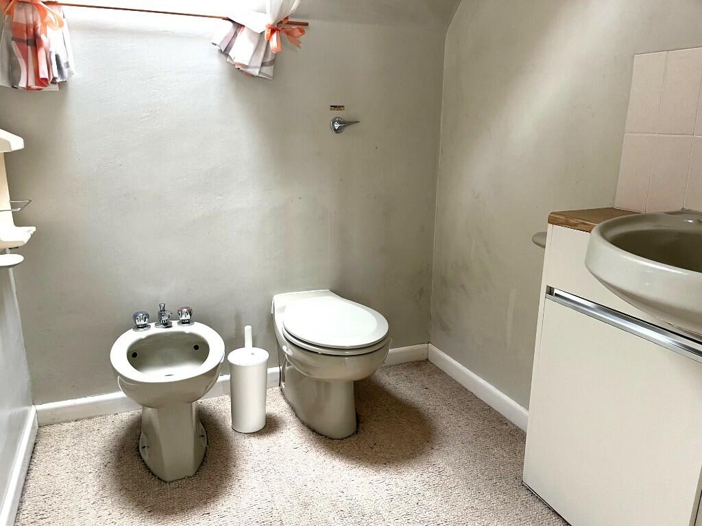 W.C. (first floor)