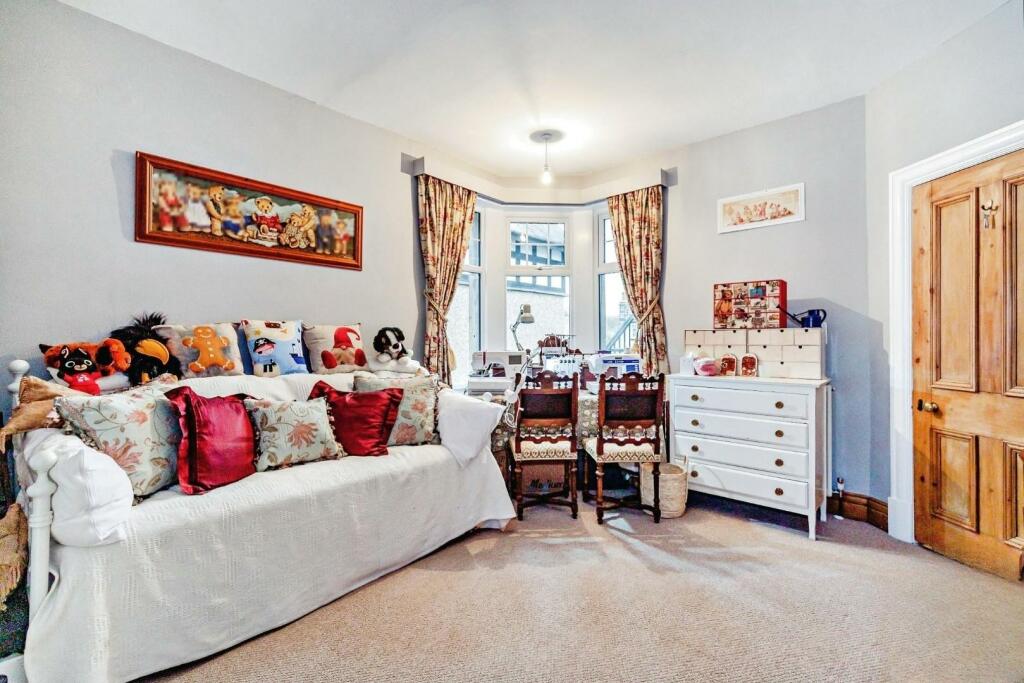 bedroom 3 .jpg