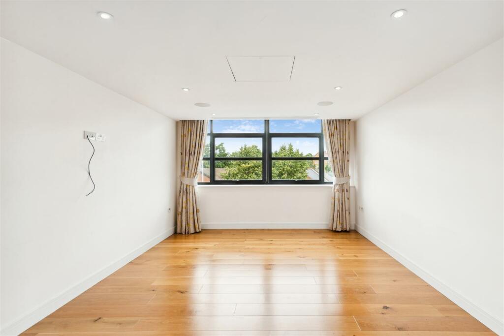 Linen House, W4 - FOR SALE