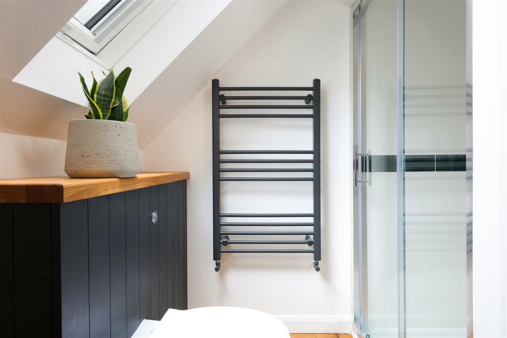 48 Brighton Crescent 10.jpg