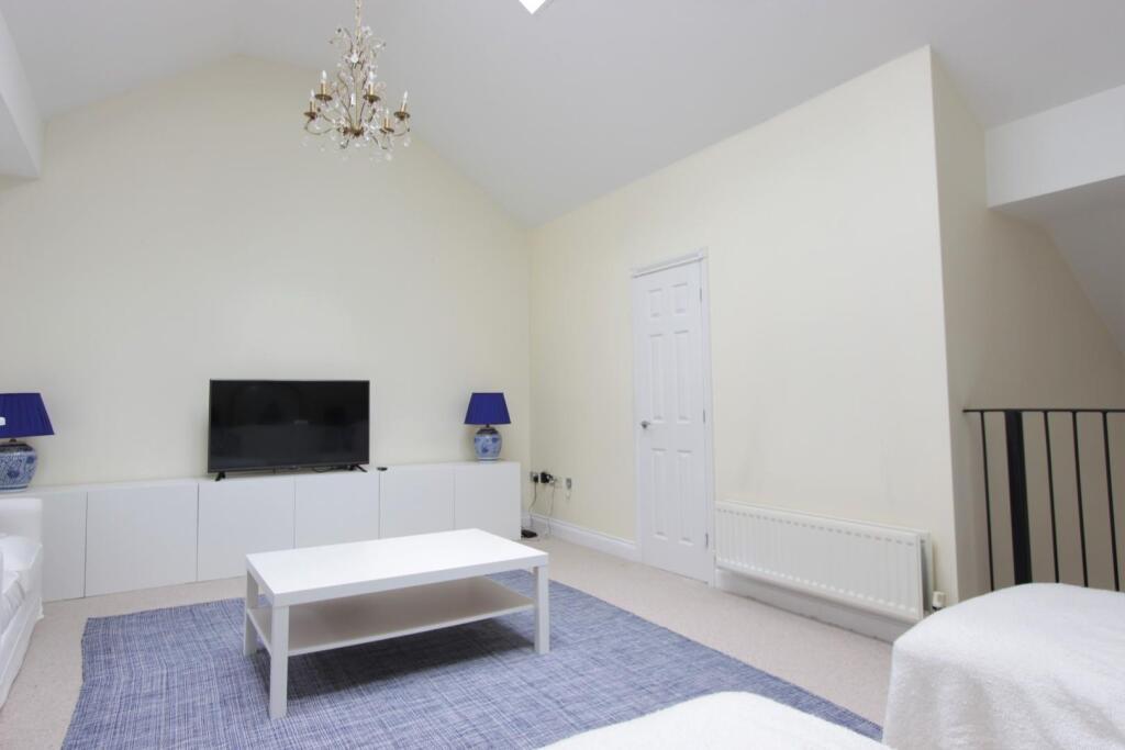 6. sitting room.jpg