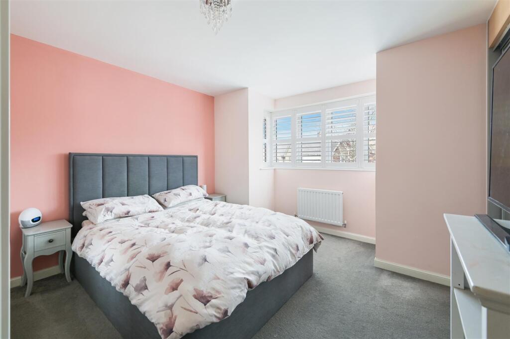 RONA MACLEAN CLOSE, (9).jpg