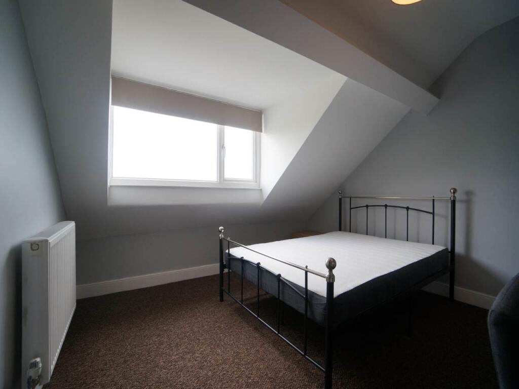 Bedroom 4.1.JPG
