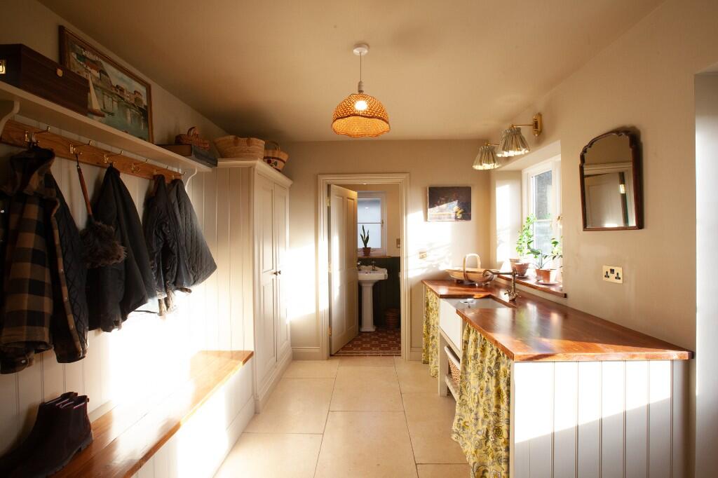 Utility/shower room