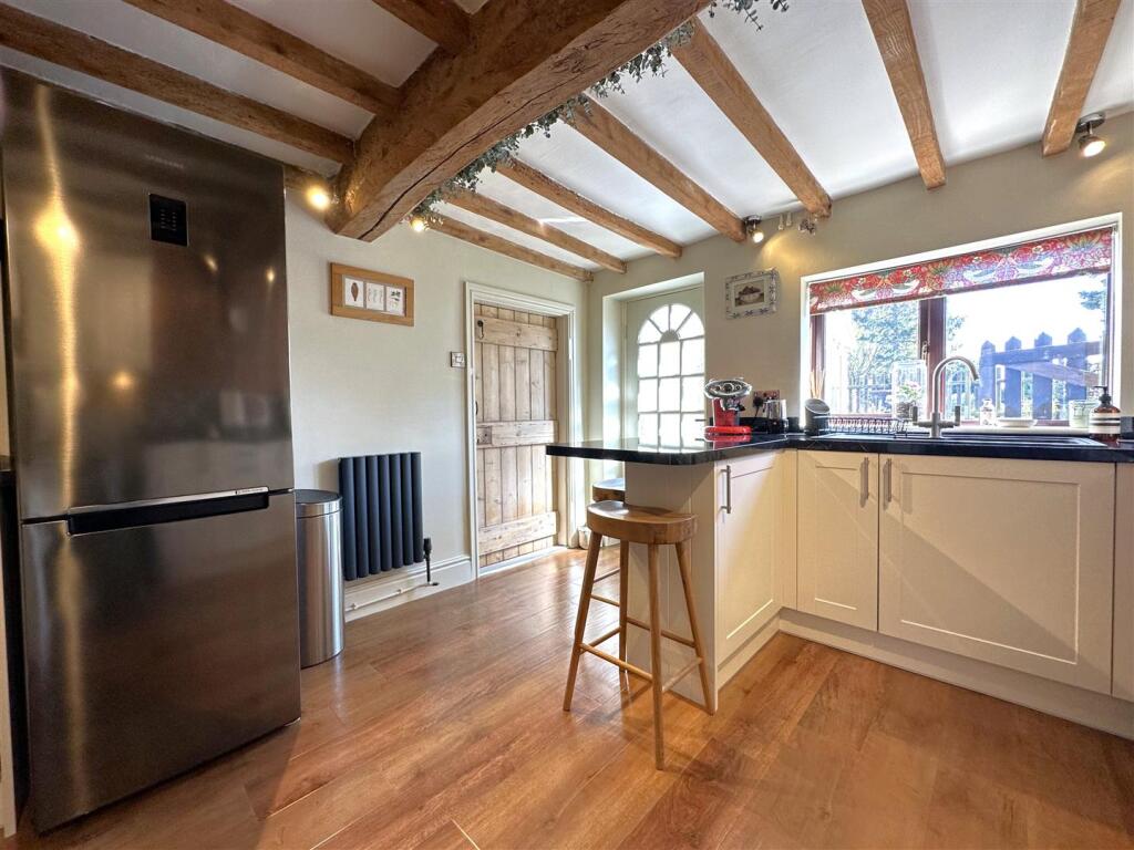 Modern Breakfast Kitchen 324