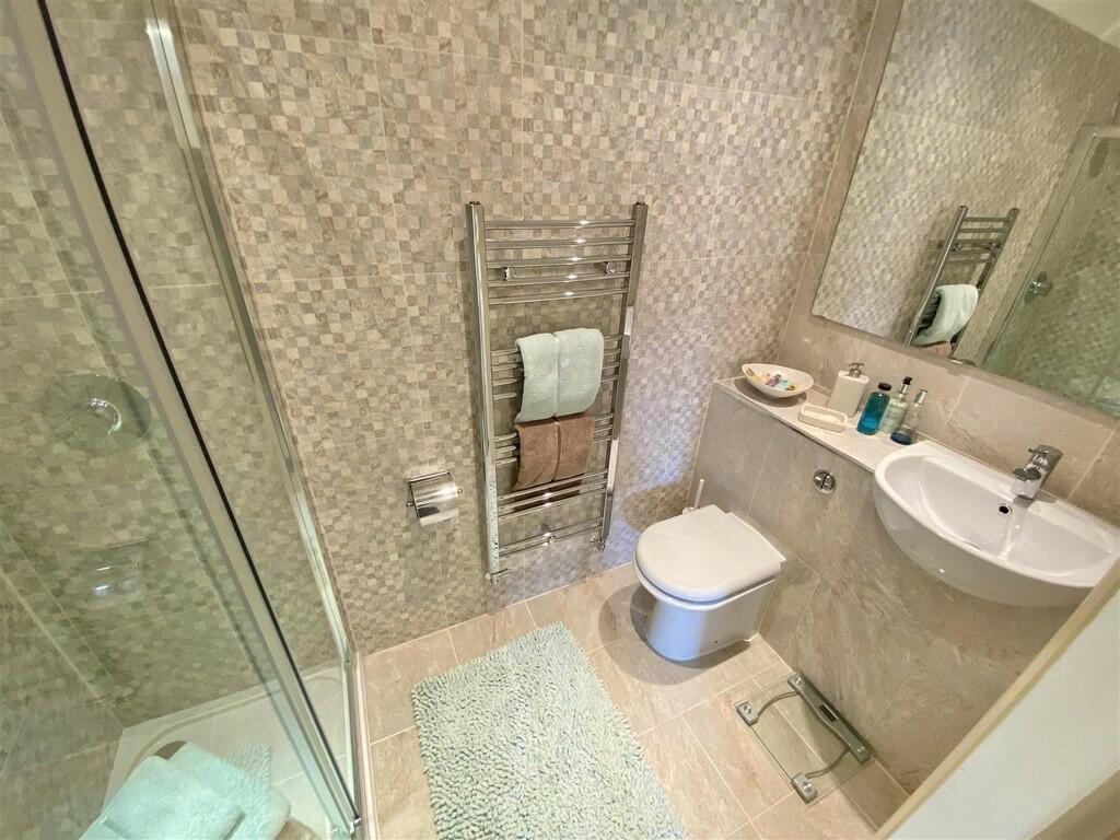 En-Suite Shower R...