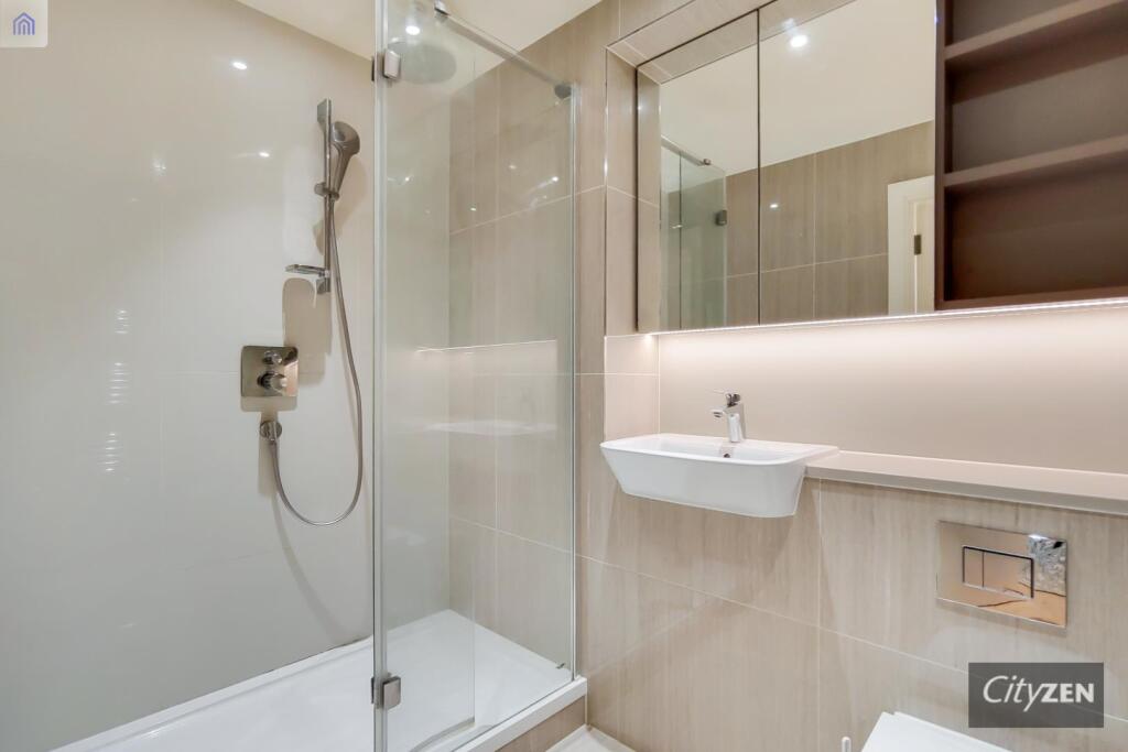 EN -SUITE