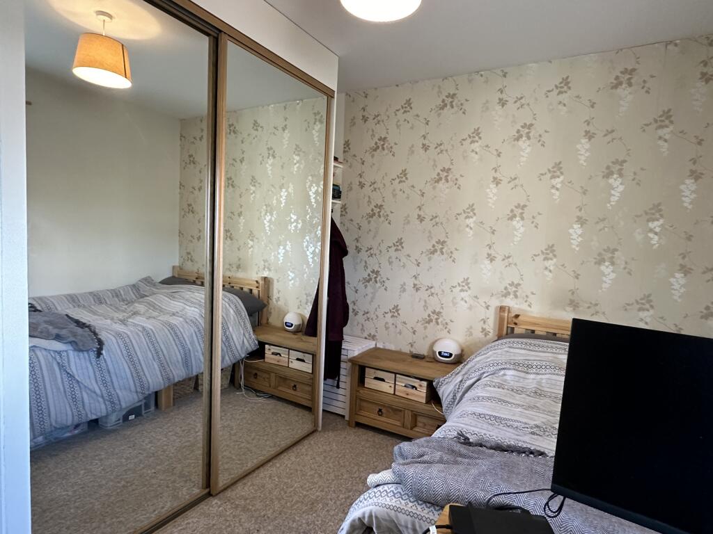 Bed 1 (2).JPG