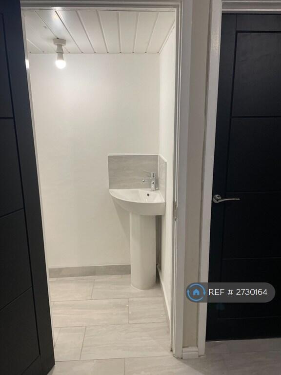 Downstairs Toilet 