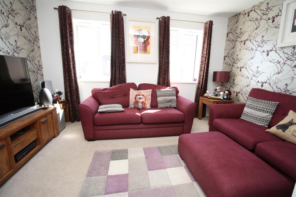 52 St Helena lounge a.JPG