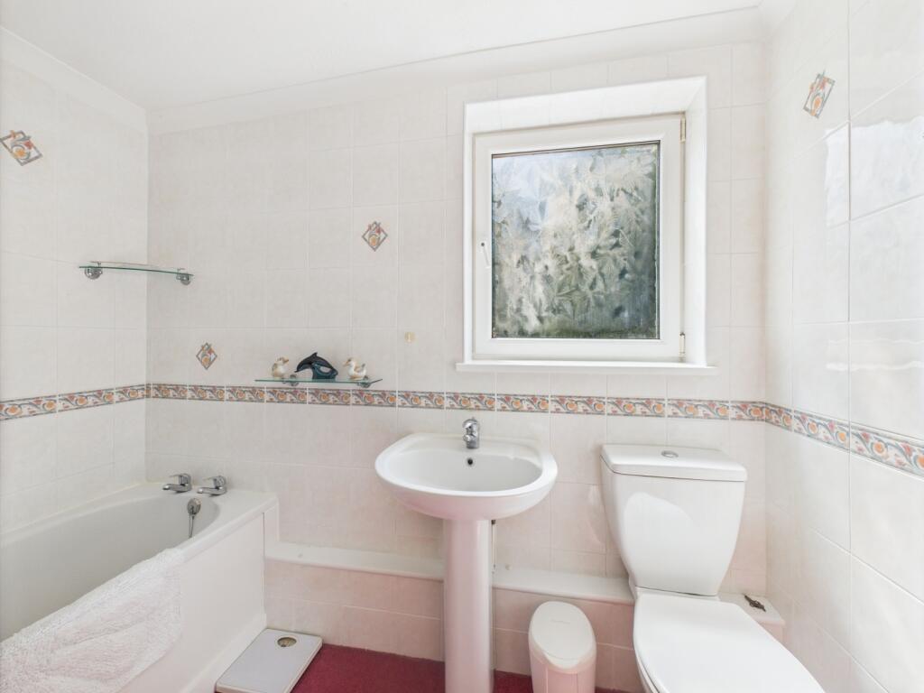 11. CAM04922G0-PR0051-STILL025