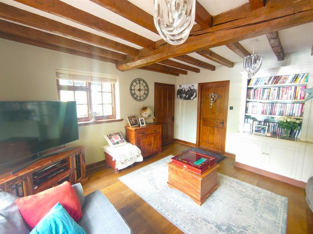 Sitting Room.JPG