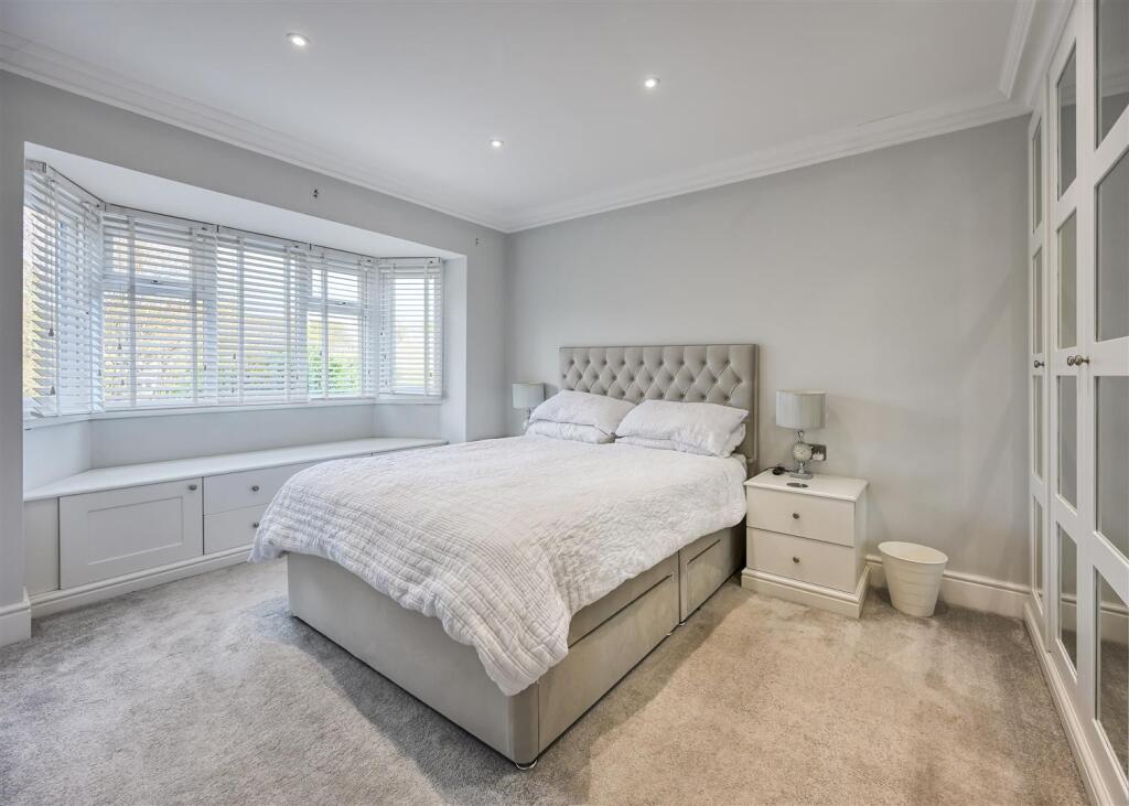 16 Knights Avenue-04.jpg