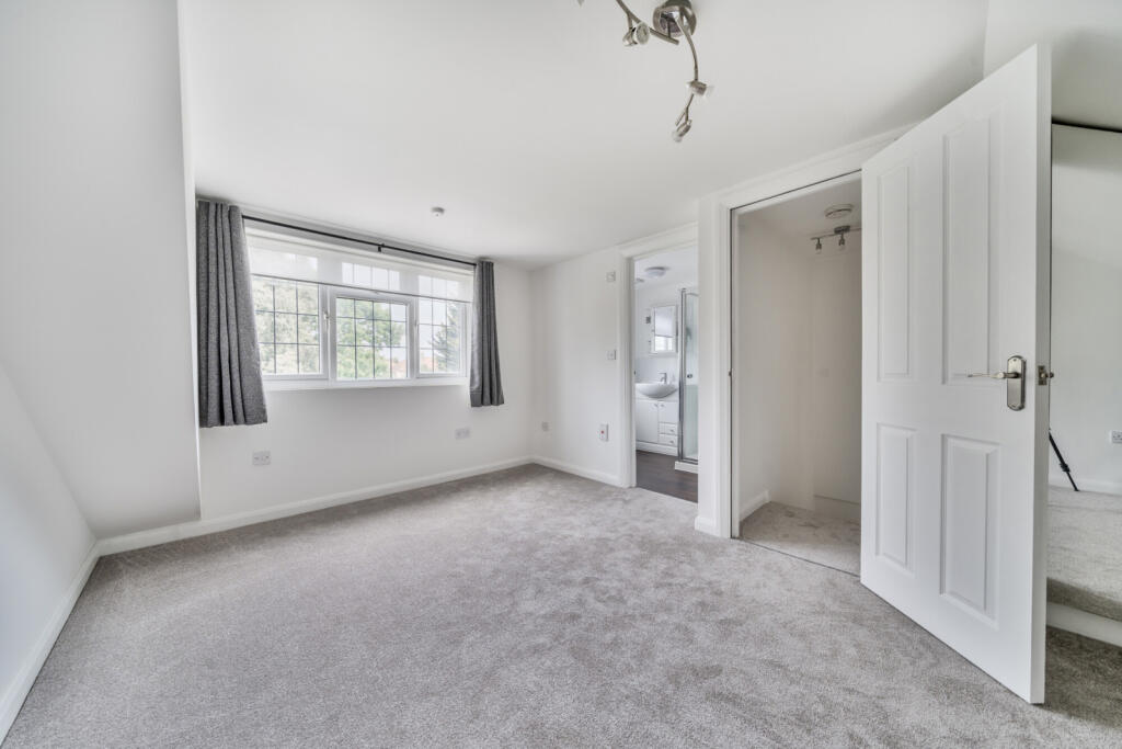 1295533-12-682b28...