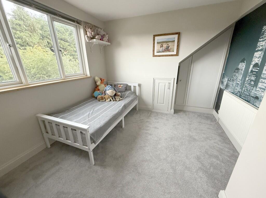 BEDROOM 2 (UP)