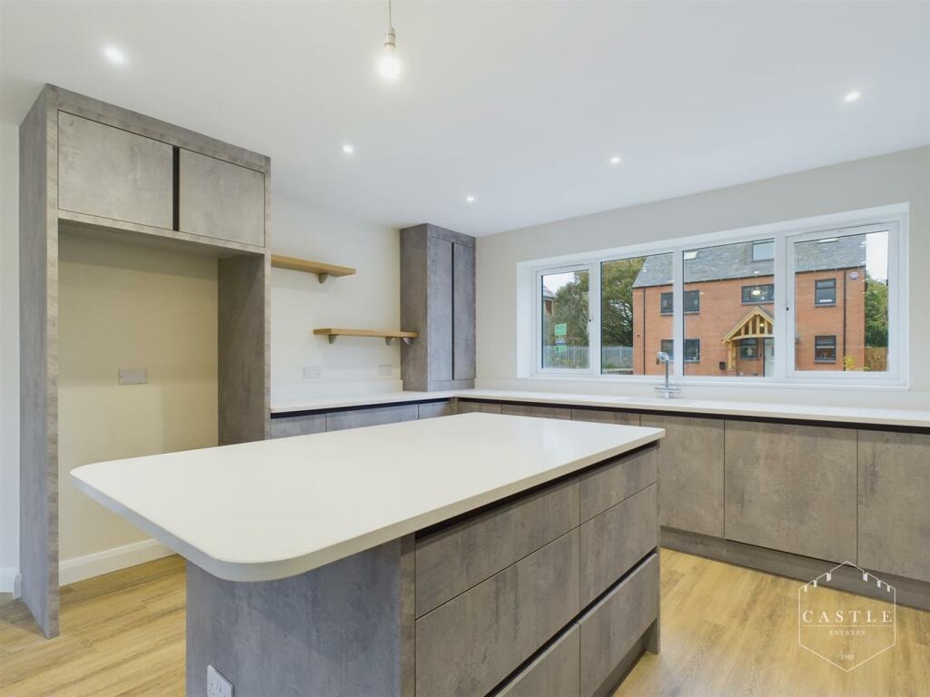 STUNNING OPEN PLAN LIVING KITCHEN DINER