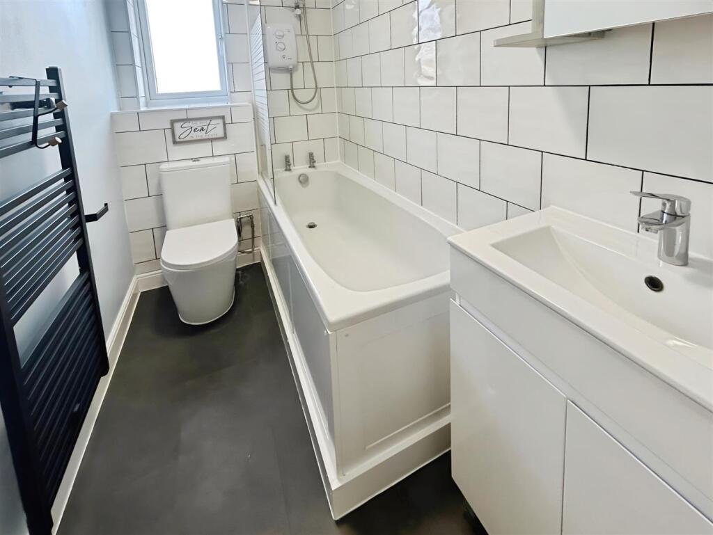 69a0545e-Bathroom.jpg