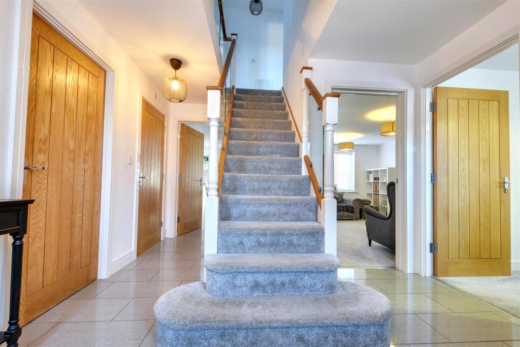Entrance Hall_2.jpeg