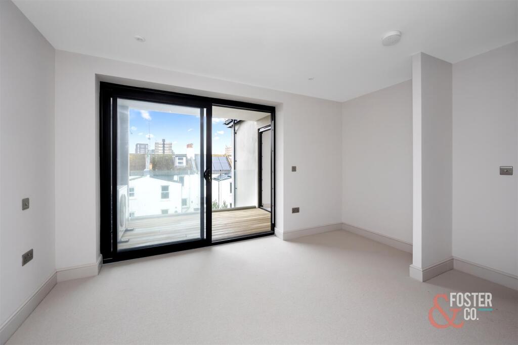 Clarendon Villas, 51 - Flat 7-002.jpg