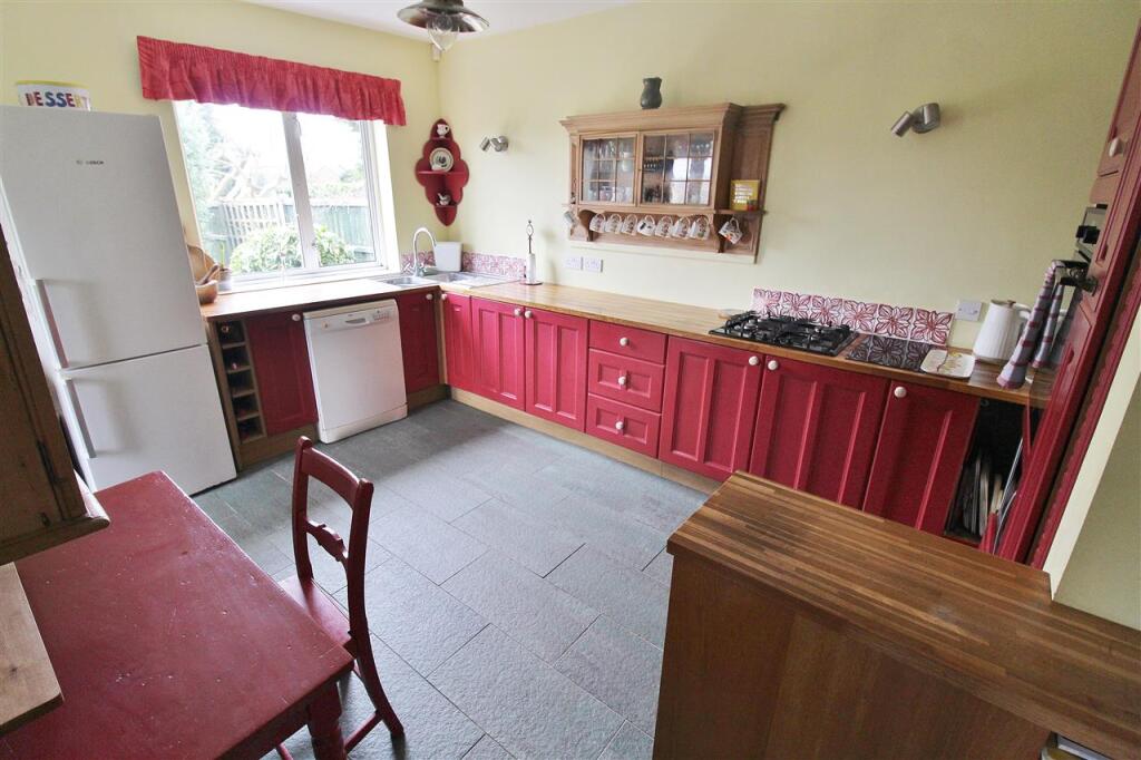 BREAKFAST KITCHEN