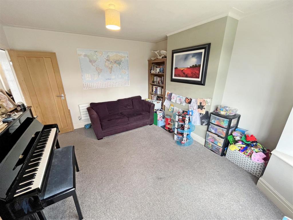Sitting Room Aspect 2.jpg