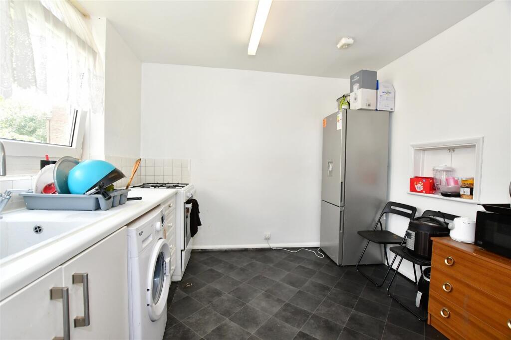 Kitchen/ Breakfast Room