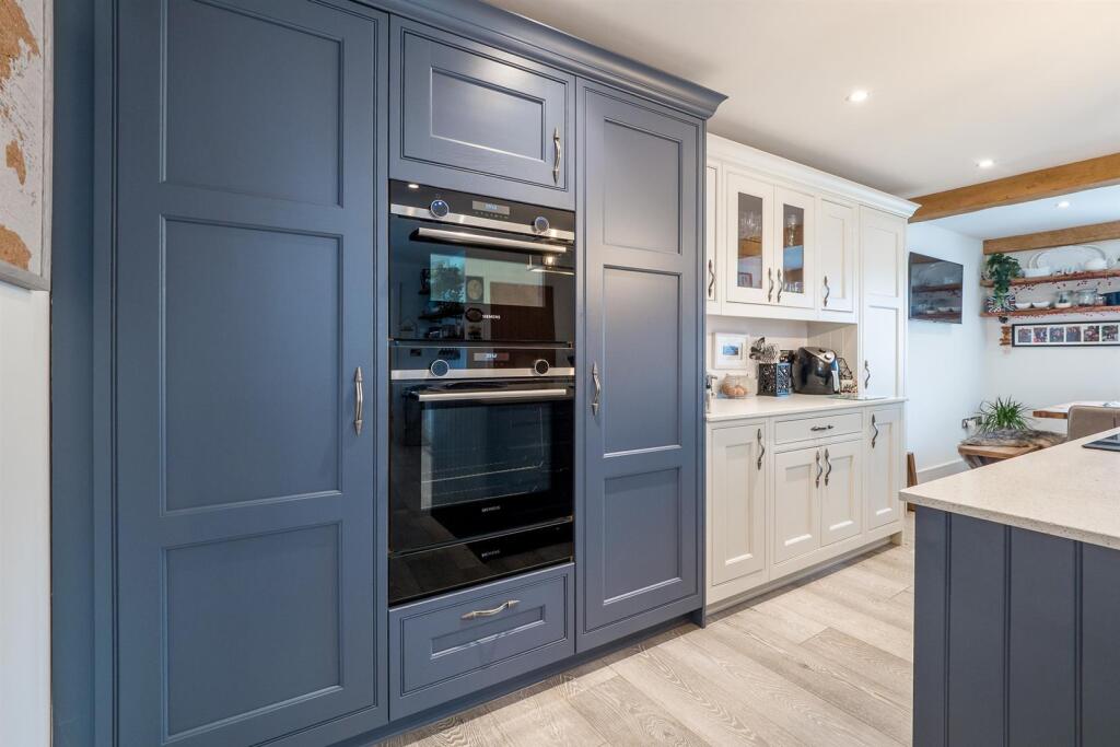 10 Shottery Green-12.jpg