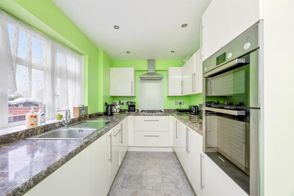 Hangleton Way 276 KITCHEN.jpeg