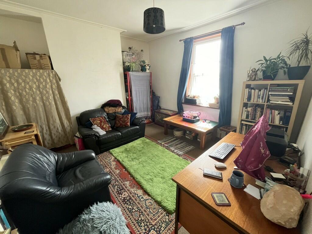 FLAT 1