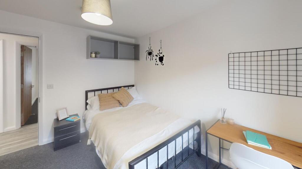 Flat-4-Piccadilly-Place-Bedroom-4 1.jpg