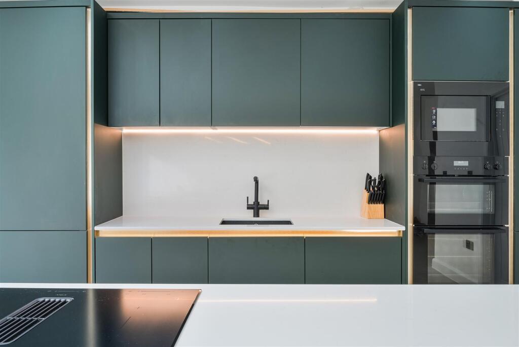 FERNDALE ROAD, 54  (10).jpg