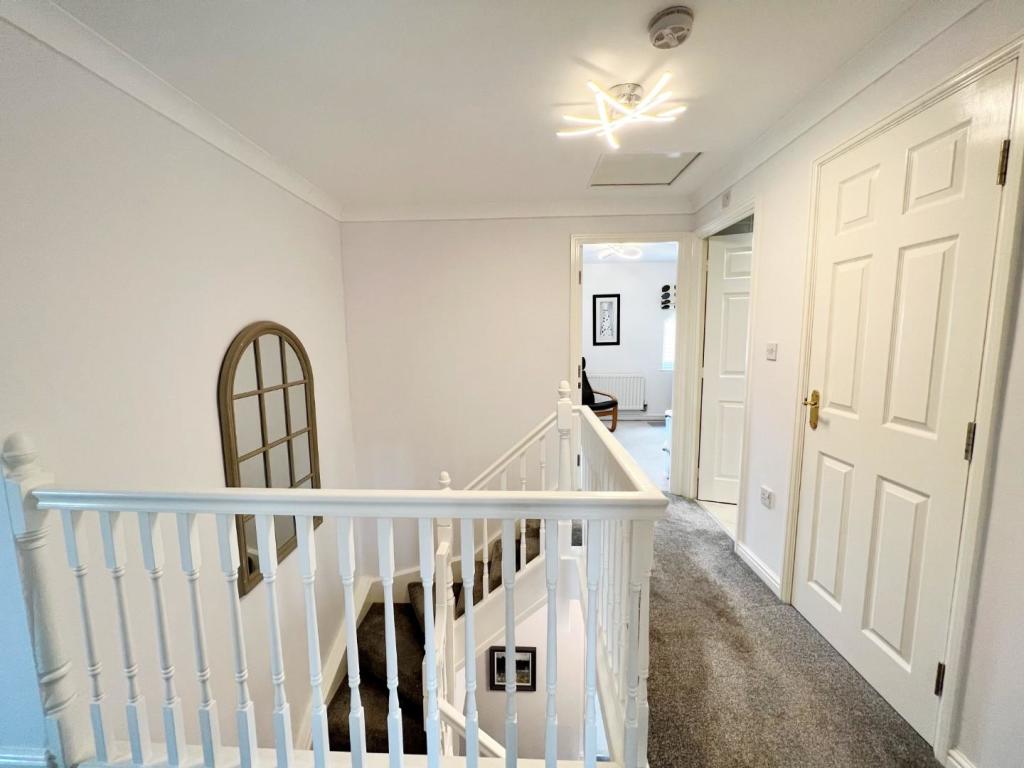 Second Floor Landing 2.jpg